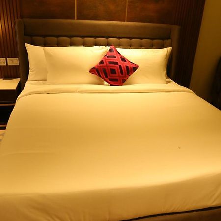 Dreamz Inn & Suites Zirakpur Zewnętrze zdjęcie