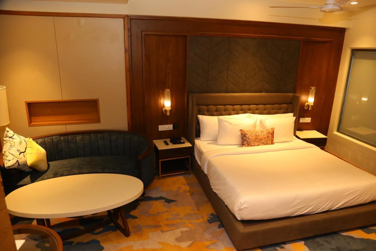 Dreamz Inn & Suites Zirakpur Zewnętrze zdjęcie