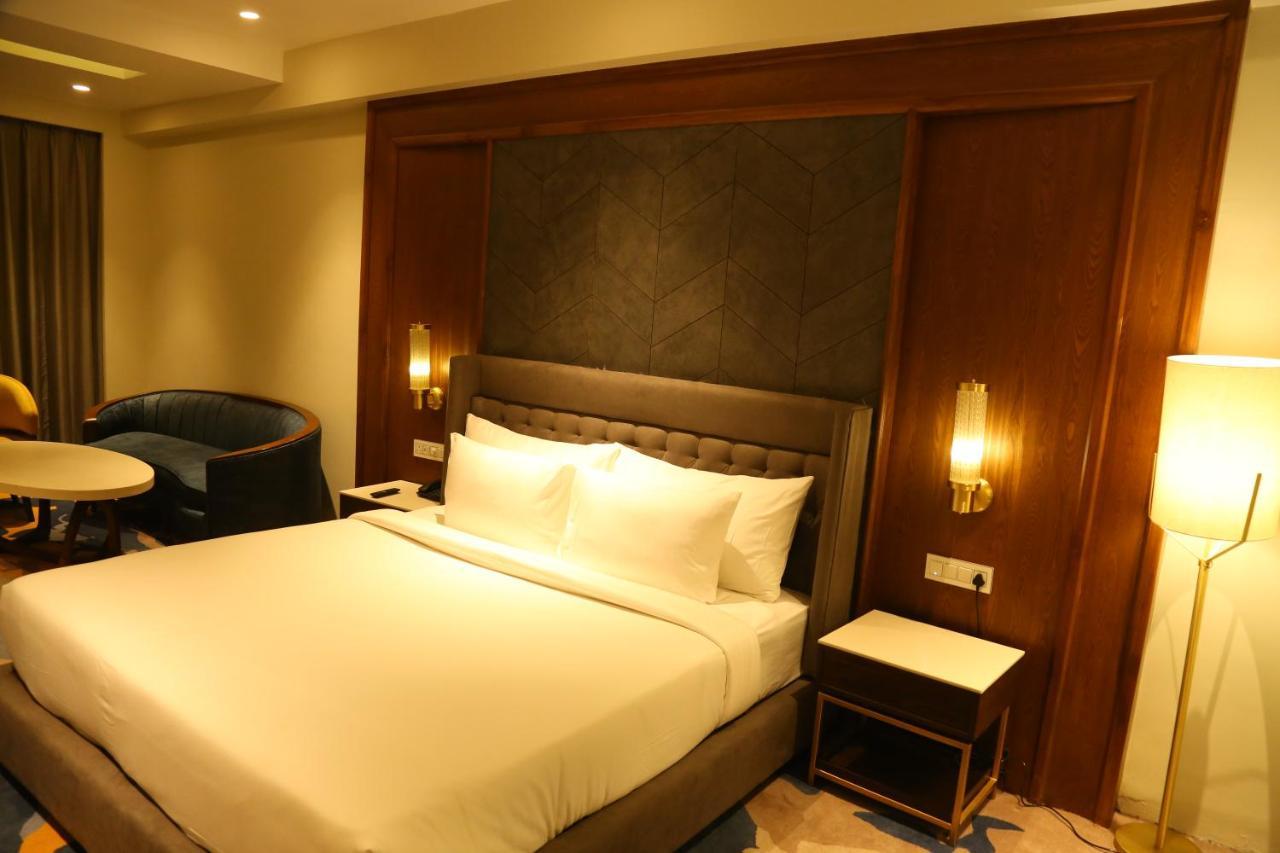 Dreamz Inn & Suites Zirakpur Zewnętrze zdjęcie