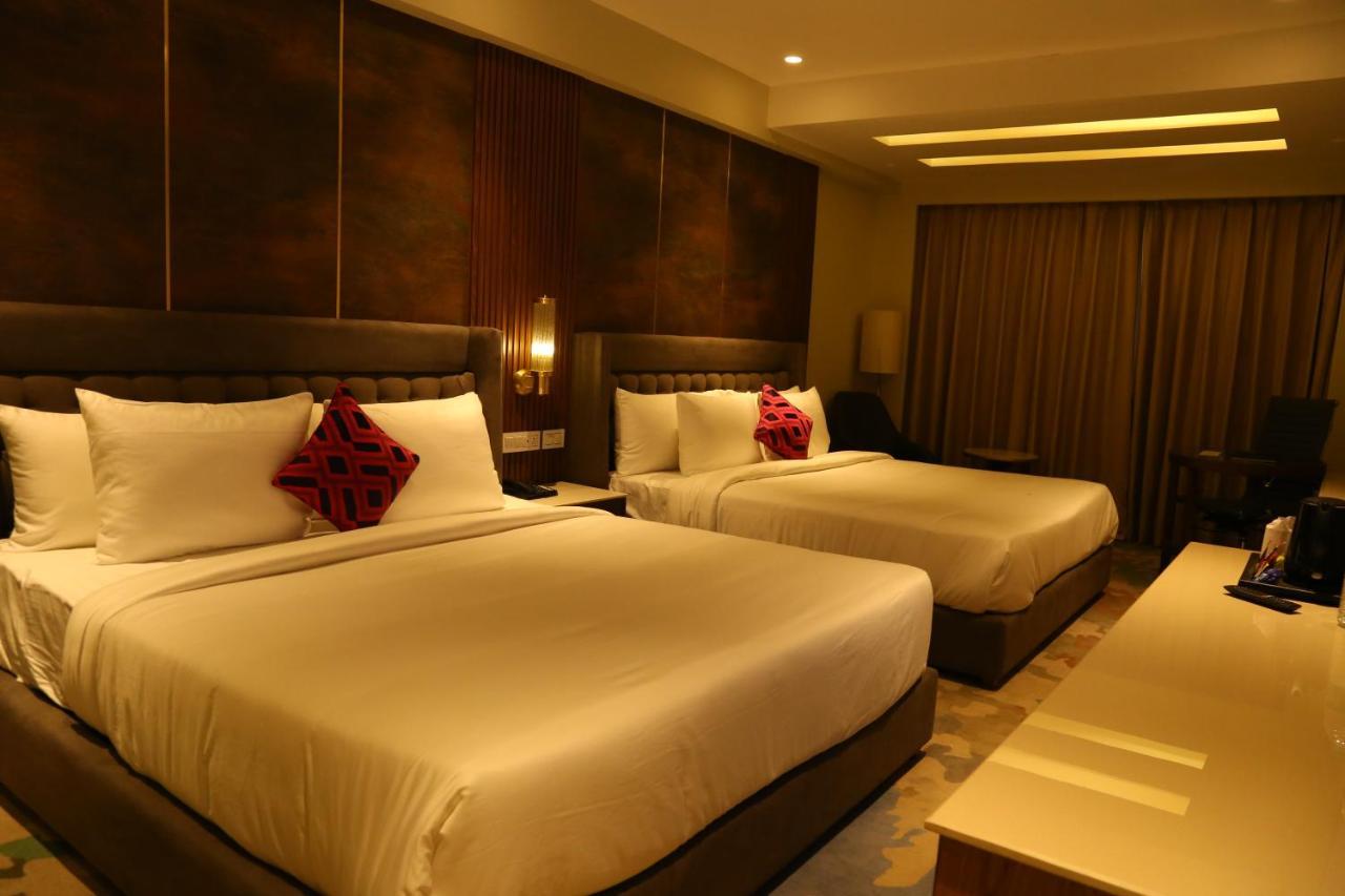 Dreamz Inn & Suites Zirakpur Zewnętrze zdjęcie