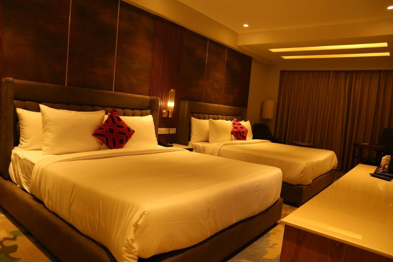 Dreamz Inn & Suites Zirakpur Zewnętrze zdjęcie