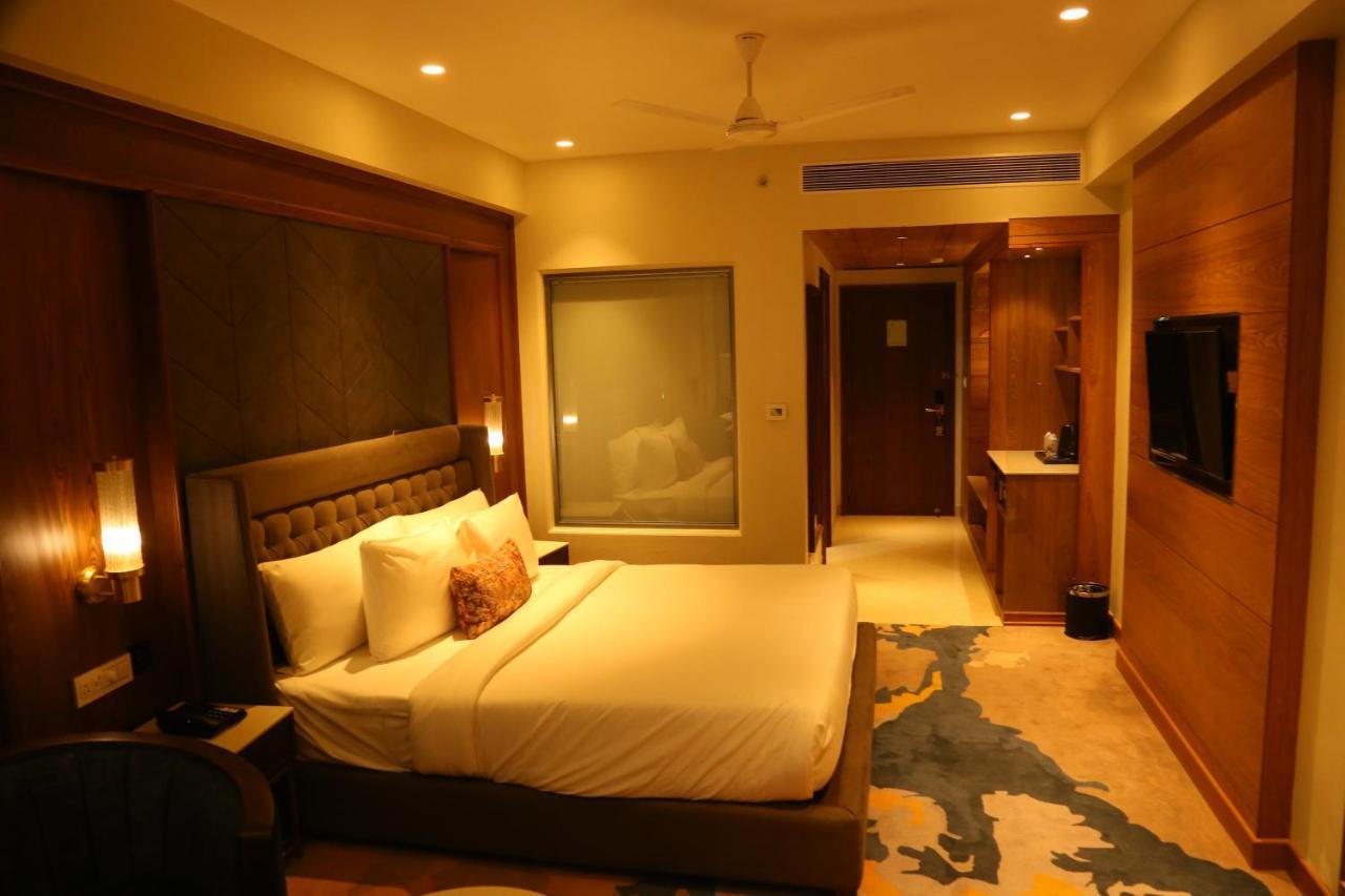 Dreamz Inn & Suites Zirakpur Zewnętrze zdjęcie