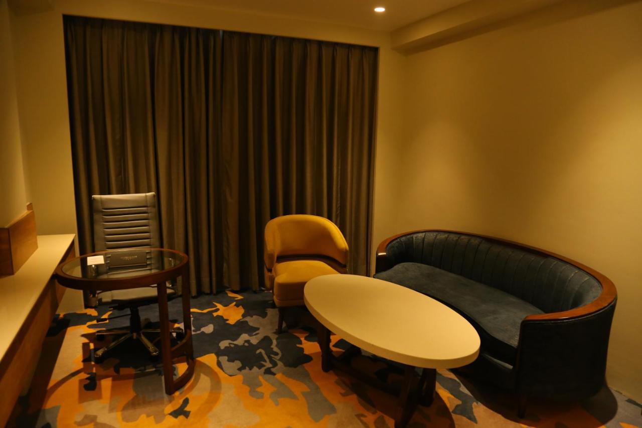 Dreamz Inn & Suites Zirakpur Zewnętrze zdjęcie