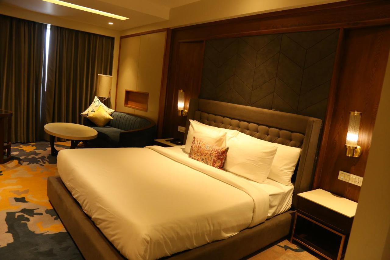 Dreamz Inn & Suites Zirakpur Zewnętrze zdjęcie