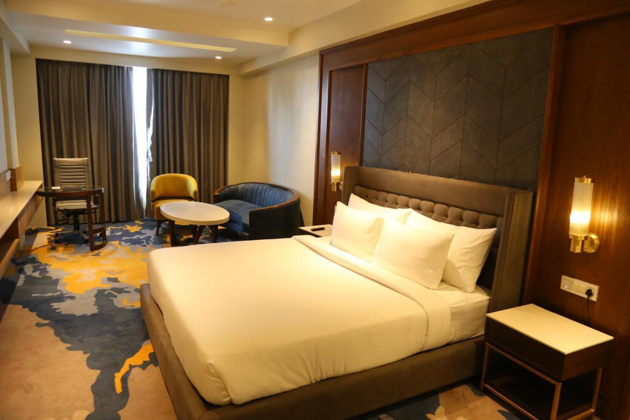 Dreamz Inn & Suites Zirakpur Zewnętrze zdjęcie